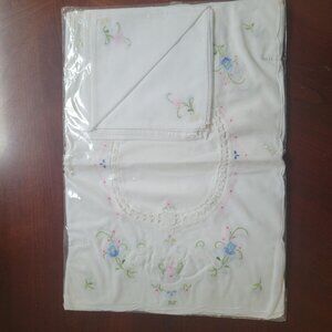 Vintage Embroidered Floral Cotton Tablecloth & Napkins Set